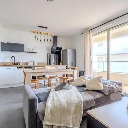 Vue Garonne Balcon Parking Prive T2 Lumineux Bordeaux
